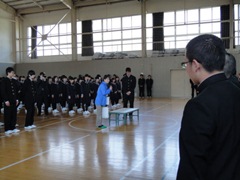 A ceremony was held at the Kamaishi High School to receive the donated supplies.